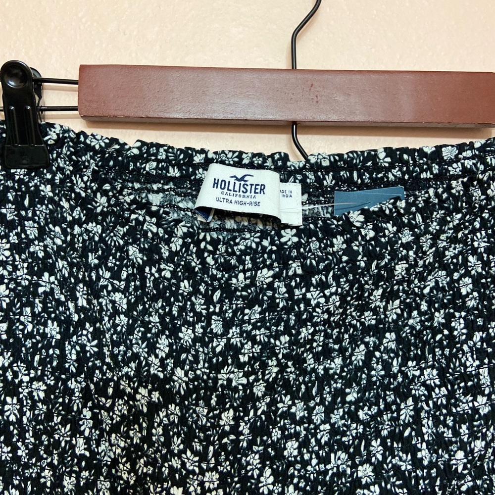 Hollister Top and Skirt Set - Picture 7 of 7